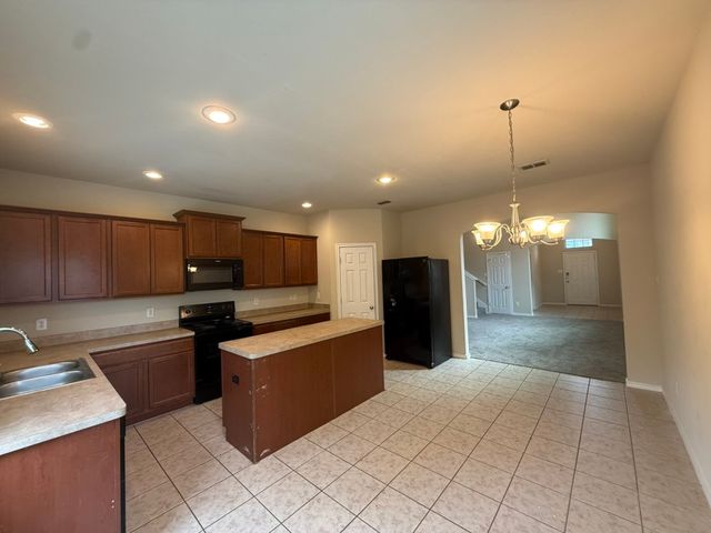 5548 Thunder Bay Drive, Fort Worth, TX 76119