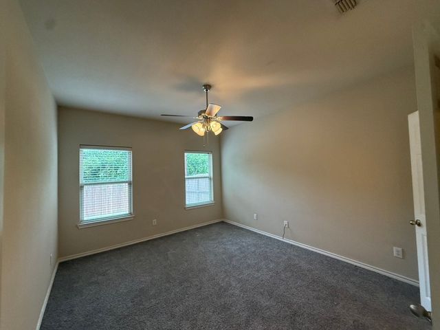 5548 Thunder Bay Drive, Fort Worth, TX 76119