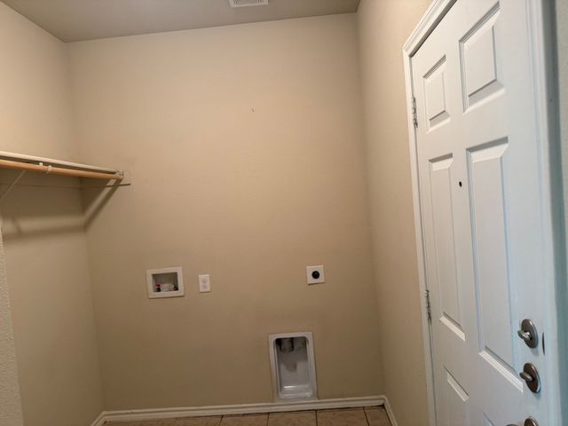 5548 Thunder Bay Drive, Fort Worth, TX 76119