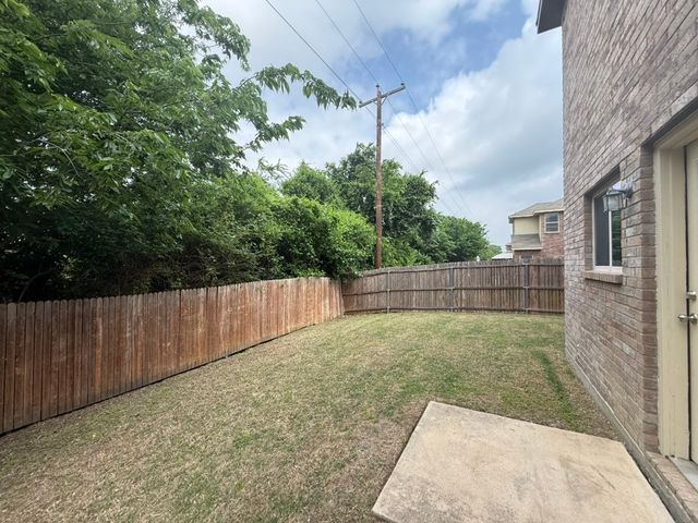 5548 Thunder Bay Drive, Fort Worth, TX 76119