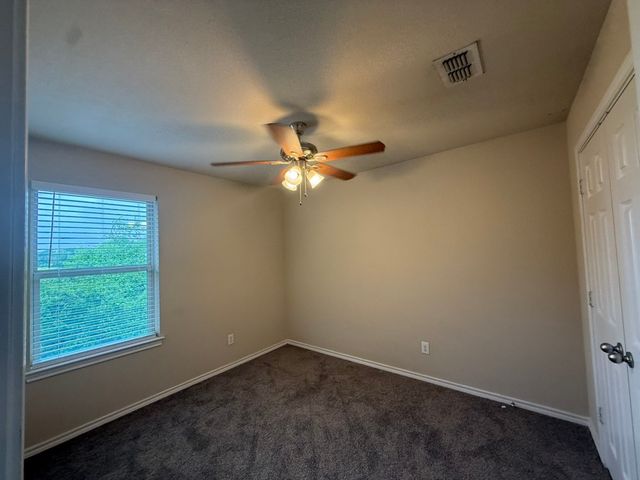 5548 Thunder Bay Drive, Fort Worth, TX 76119