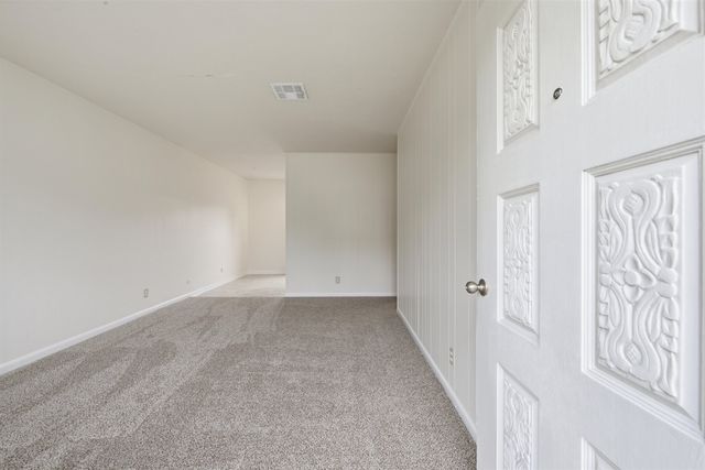 6654 N Longmont St, Park City, KS 67219