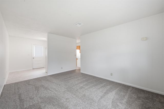 6654 N Longmont St, Park City, KS 67219
