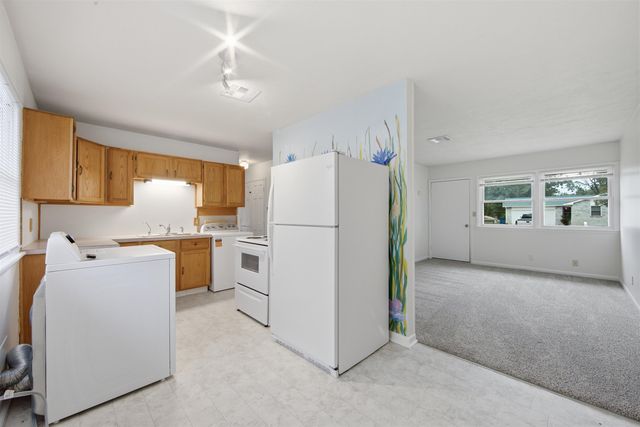 6654 N Longmont St, Park City, KS 67219