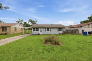 6654 N Longmont St, Park City, KS 67219