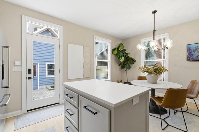 53 E Prescott Street, Columbus, OH 43215