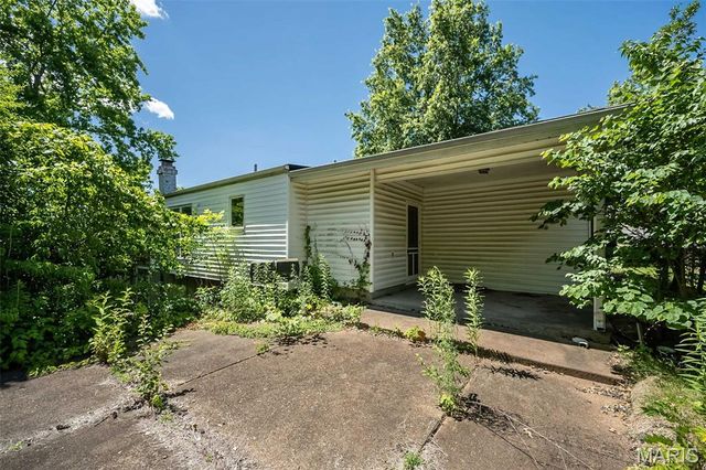 3705 Seville Drive, Florissant, MO 63033