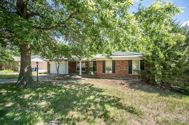 3705 Seville Drive, Florissant, MO 63033