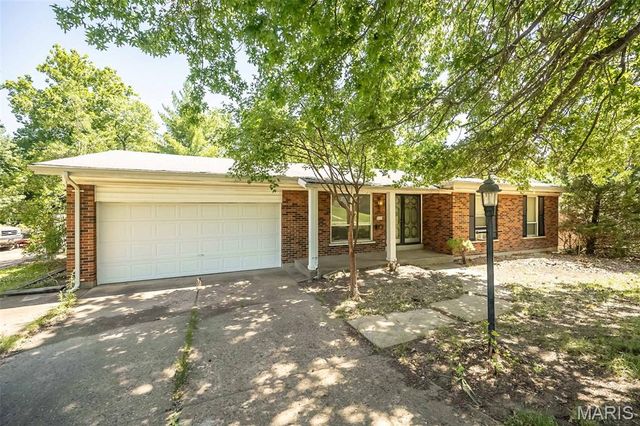 3705 Seville Drive, Florissant, MO 63033