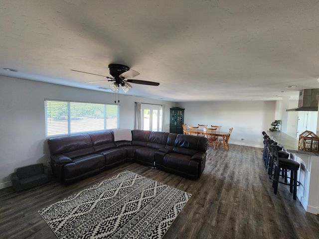 25386 78 Avenue, Terra Bella, CA 93270