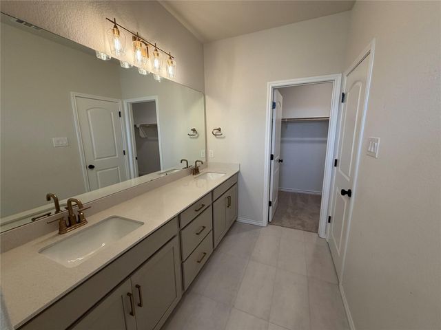 225 Leeland DR, Liberty Hill, TX 78642