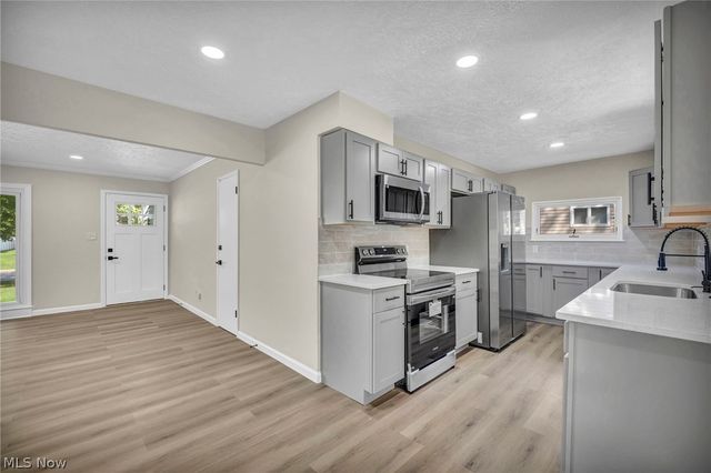 9019 Newkirk Drive, Parma Heights, OH 44130