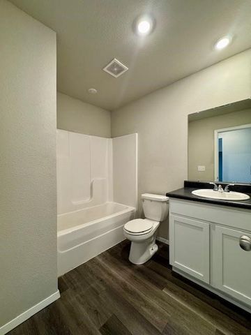 1402 S Pampas Street, Siloam Springs, AR 72761