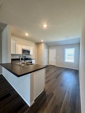 1402 S Pampas Street, Siloam Springs, AR 72761