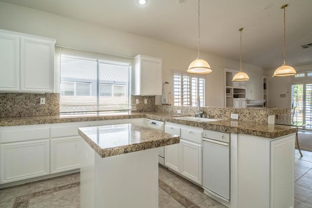 40622 Cabana Court, Palm Desert, CA 92260