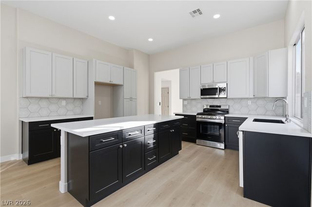 8550 Mountain Peak Circle, Las Vegas, NV 89147