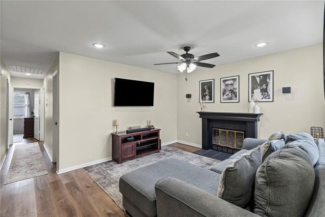 401 NE 88th Street, Kansas City, MO 64155