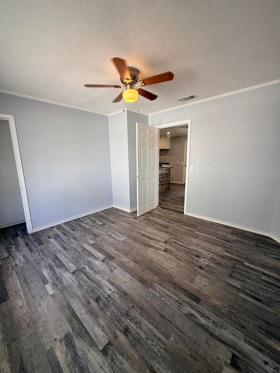 Image 11 of property listing at 203 E 11th Street, San Angelo, TX 76903