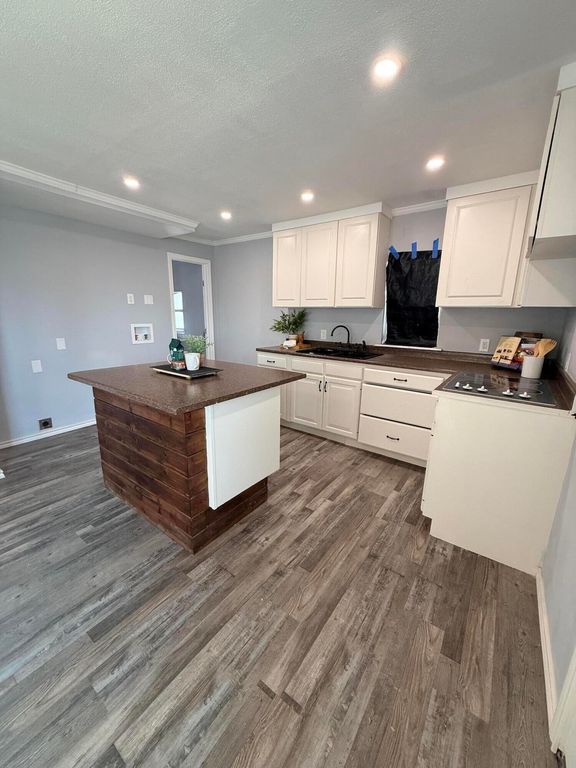 Image 9 of property listing at 203 E 11th Street, San Angelo, TX 76903