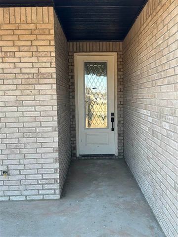 206 Meadowland, Cache, OK 73527