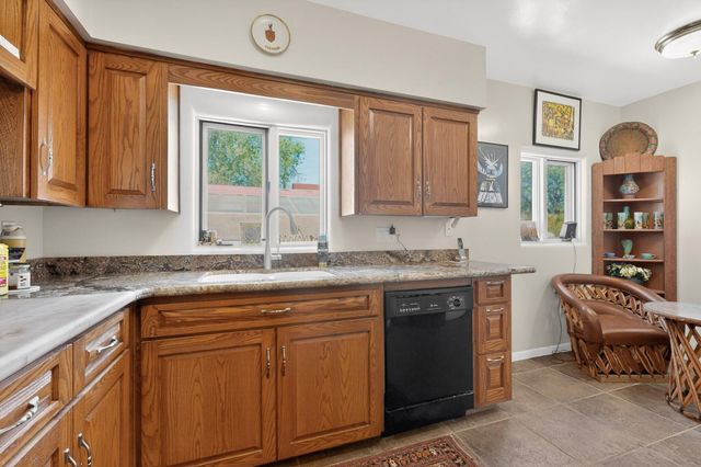 715 Parkland Circle SE, Albuquerque, NM 87108