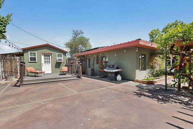 715 Parkland Circle SE, Albuquerque, NM 87108