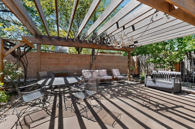 715 Parkland Circle SE, Albuquerque, NM 87108