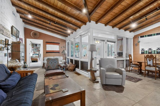 715 Parkland Circle SE, Albuquerque, NM 87108