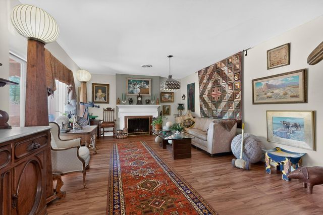 715 Parkland Circle SE, Albuquerque, NM 87108