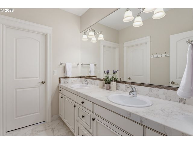 1410 Se COLUMBIA CREST Ct, Vancouver, WA 98664