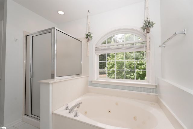 608 Glassyrock Court, Greer, SC 29650