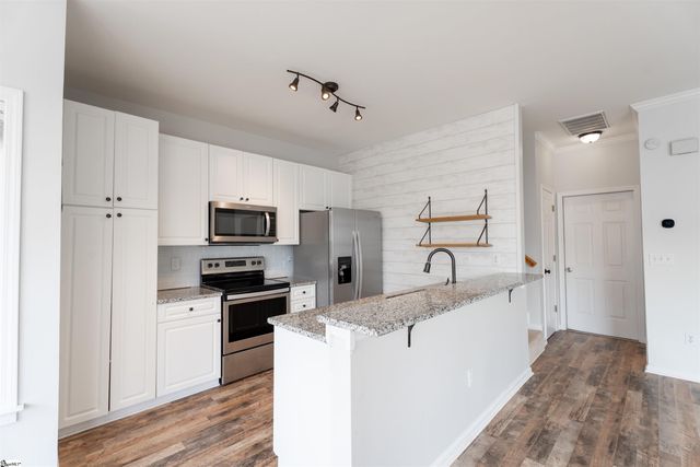 608 Glassyrock Court, Greer, SC 29650