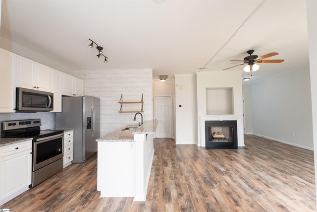 608 Glassyrock Court, Greer, SC 29650