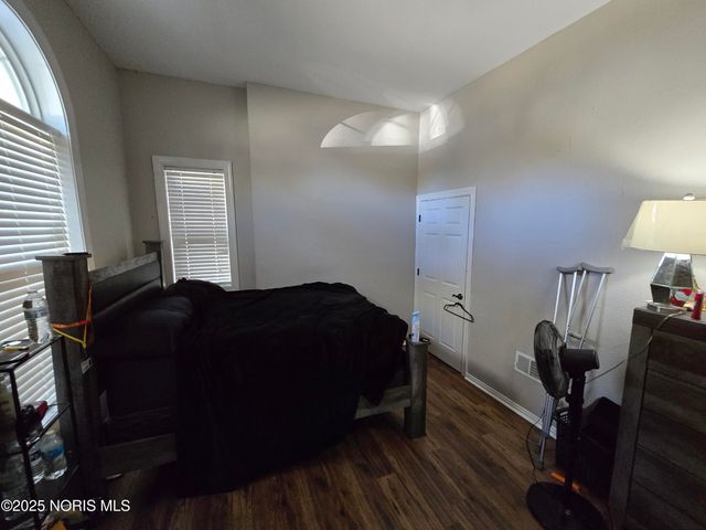 5029 Kellogg Road, Toledo, OH 43615