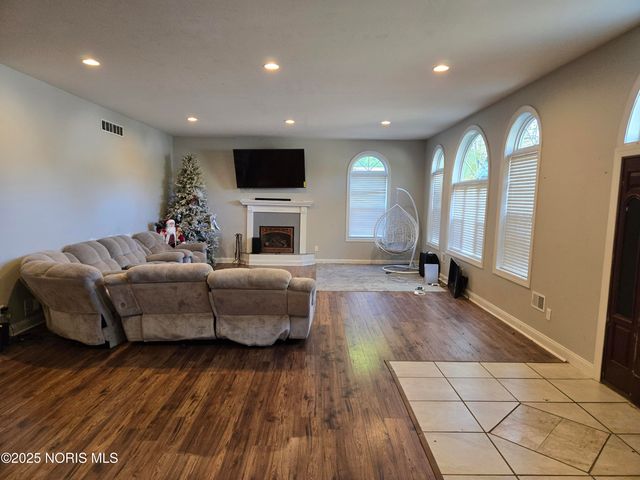 5029 Kellogg Road, Toledo, OH 43615