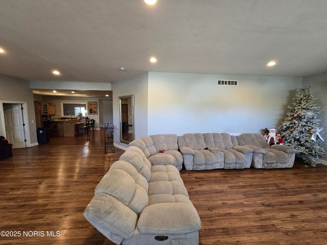 5029 Kellogg Road, Toledo, OH 43615