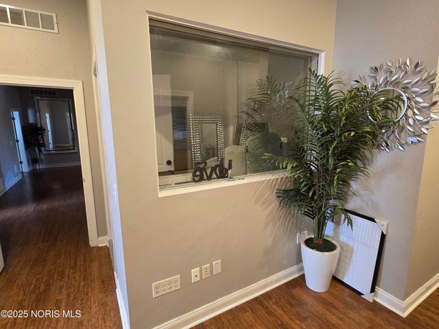 5029 Kellogg Road, Toledo, OH 43615