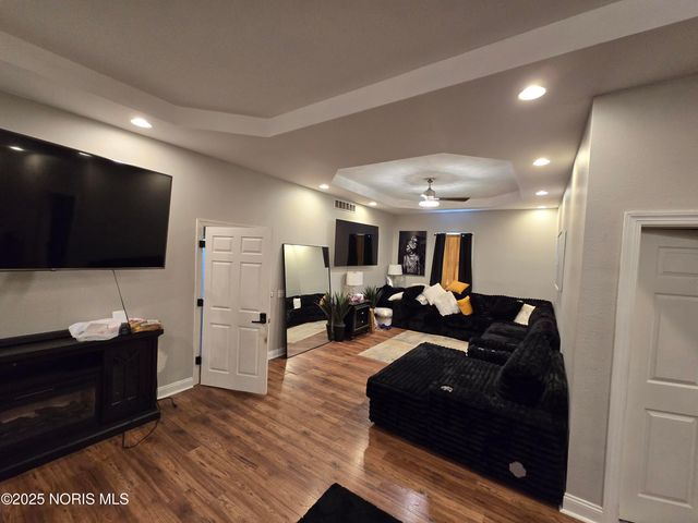 5029 Kellogg Road, Toledo, OH 43615