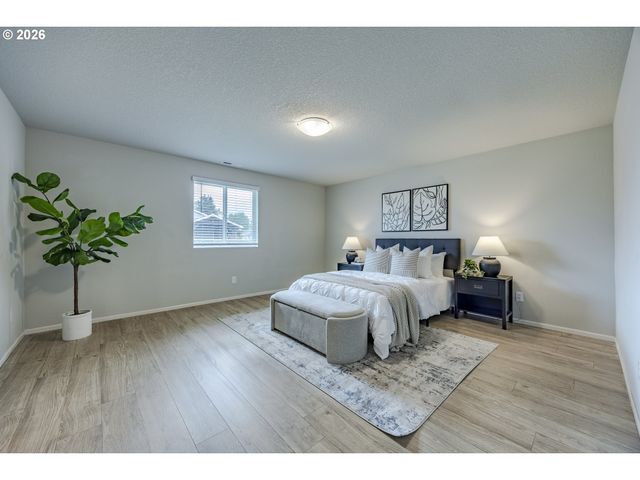 1487 AUSTIN Ave, Woodburn, OR 97071