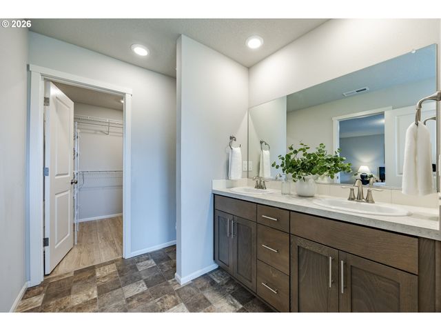 1487 AUSTIN Ave, Woodburn, OR 97071