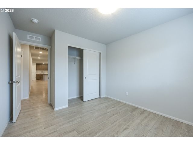 1487 AUSTIN Ave, Woodburn, OR 97071