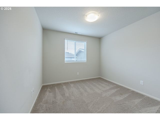 1487 AUSTIN Ave, Woodburn, OR 97071