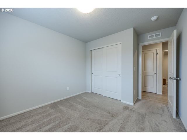 1487 AUSTIN Ave, Woodburn, OR 97071