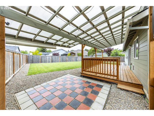 1487 AUSTIN Ave, Woodburn, OR 97071