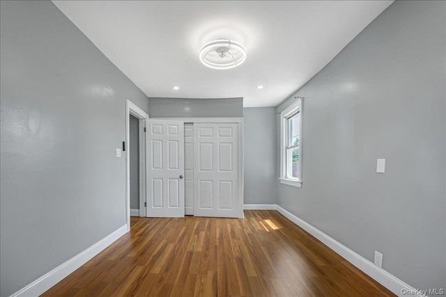 17 Sapir Street, Valley Stream, NY 11580
