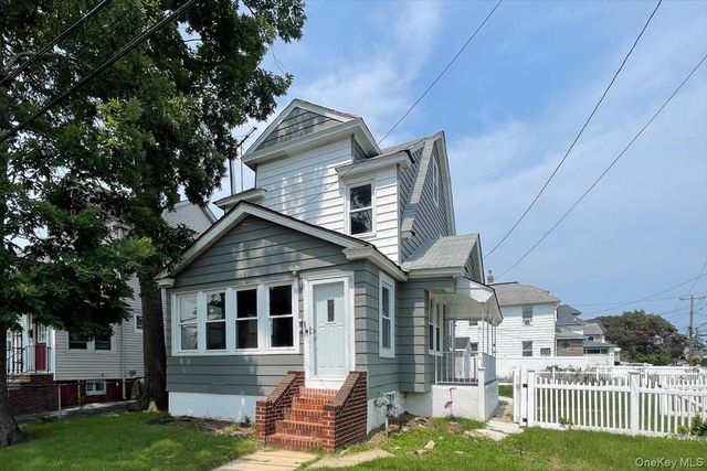 17 Sapir Street, Valley Stream, NY 11580