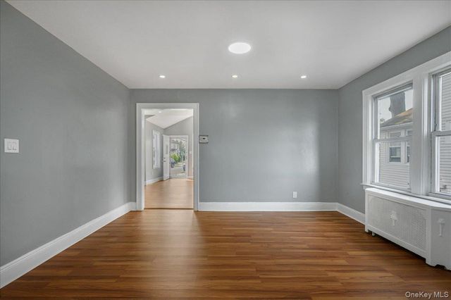 17 Sapir Street, Valley Stream, NY 11580