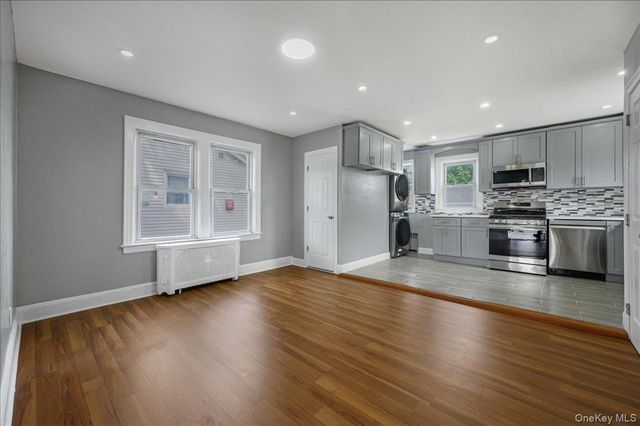 17 Sapir Street, Valley Stream, NY 11580