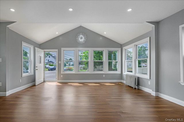 17 Sapir Street, Valley Stream, NY 11580
