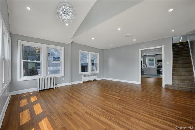 17 Sapir Street, Valley Stream, NY 11580